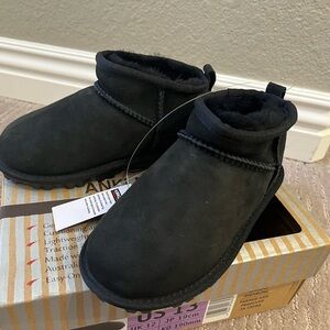 Kids Shearling Ankle Boots